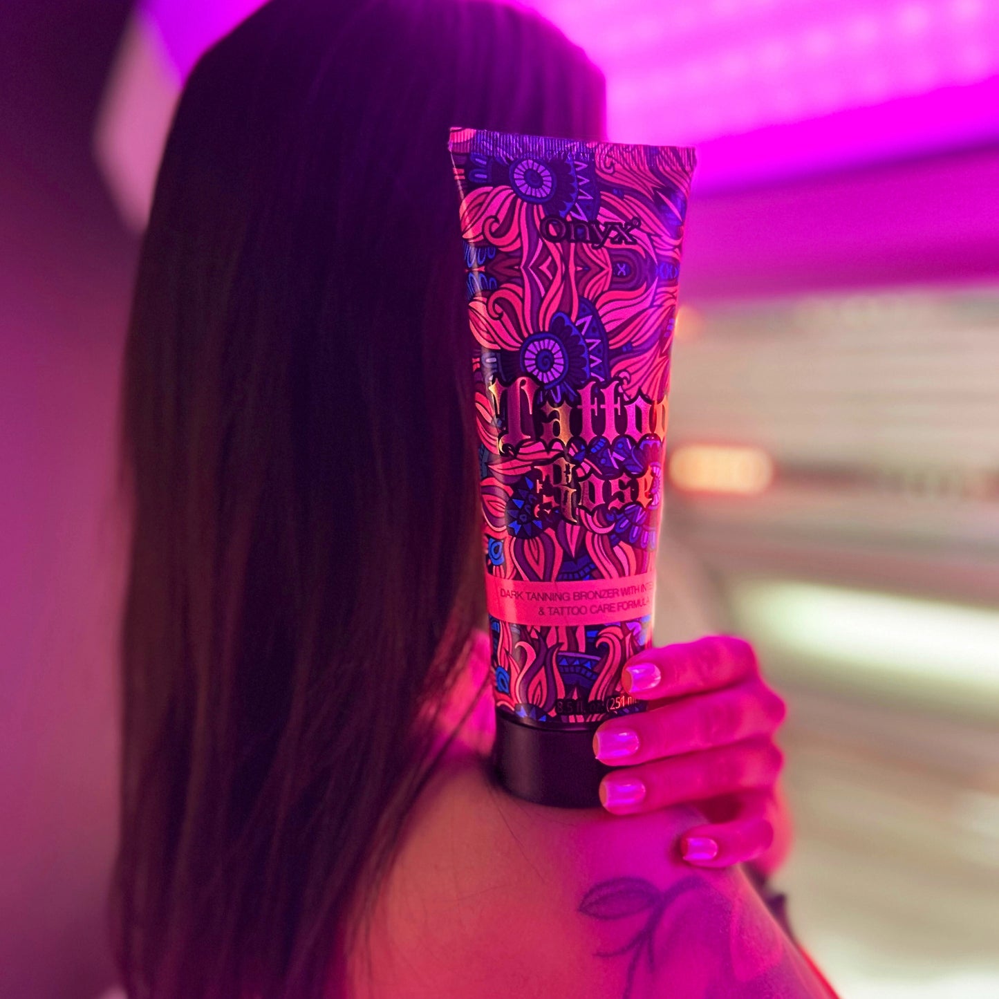 Onyx Tattoo Rose do opalania dla kobiet z tatuażami