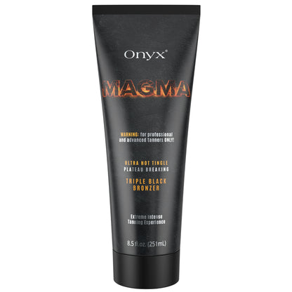 Imagen de producto recortada de la loción bronceadora Onyx Magma Tingle con diseño negro, inscripción de lava y advertencia para usuarias avanzadas